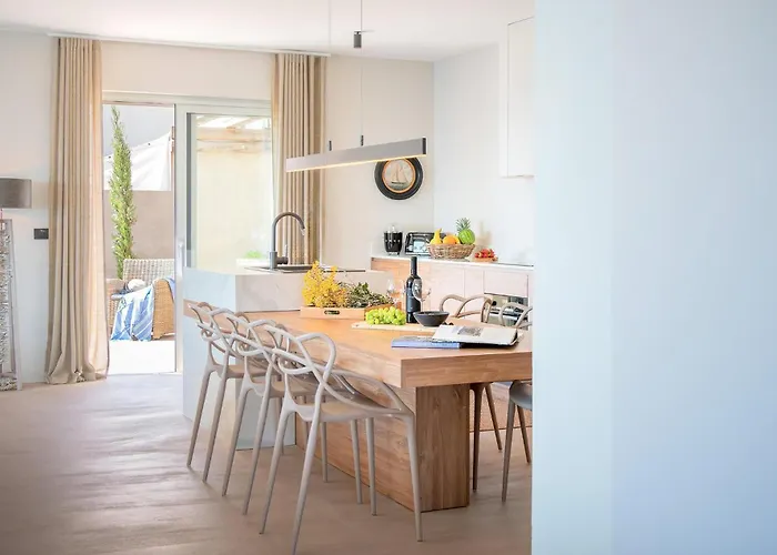 Front In Hvar Semesterbostad *