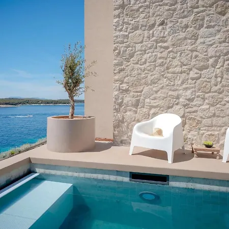 Stunning In Hvar Feriehus *