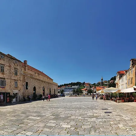 Feriehus Stunning In Hvar Hvar Town